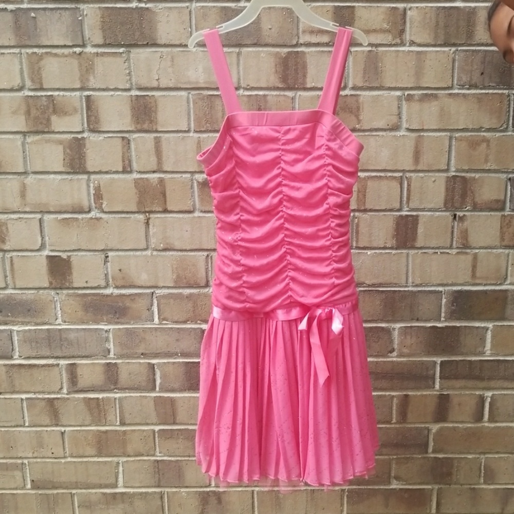 Amy Byer, dress